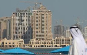 ستاندرد آند بورز تخفض التصنيف الائتماني لقطر