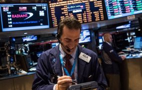 إفصاحات مخيبة من الشركات تثقل كاهل الأسهم الأوروبية