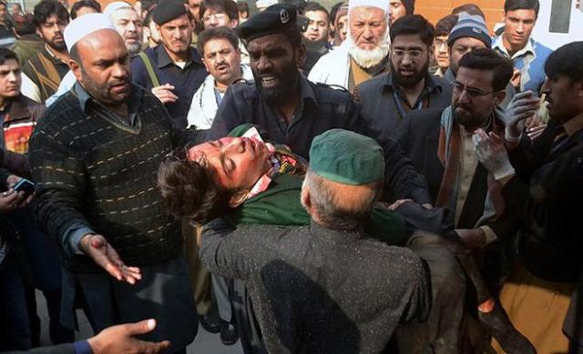 9 قتلى بهجوم لطالبان على مدرسة في باكستان