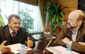 الوزير الرزاز : شخصية استثنائية من طراز رفيع وصاحب رأي سديد
