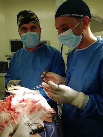 مشفى الأمير هاشم يتفوق في إنجاح عملية نادرة جراحة الدماغ