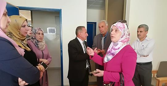 النائب المومني تتفقد سير العملية التعليمية