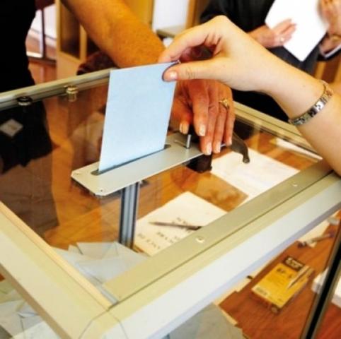 بدء الاقتراع في الانتخابات البلدية واللامركزية في الموقر