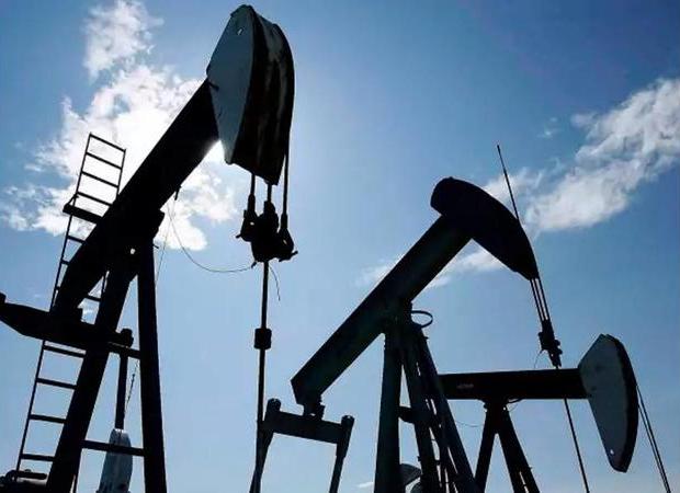 أسعار النفط تميل إلى الانخفاض