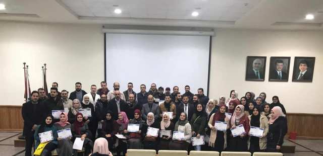 تخريج الدفعة الثانية من طلبة مشاريع
