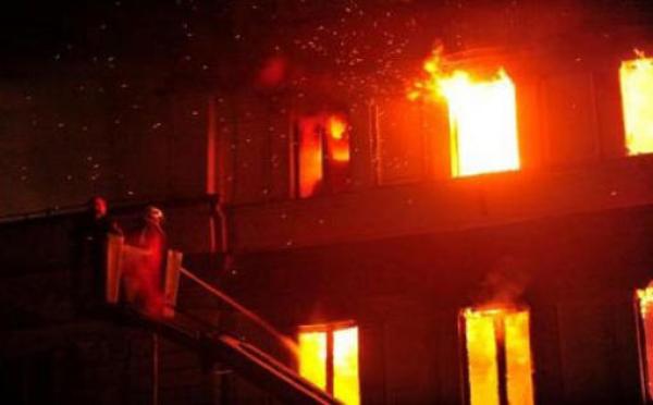 4 اصابات بحريق شقة في عمان