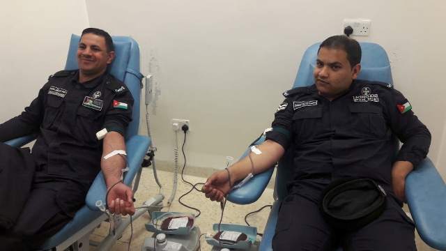 مرتبات شرطة عجلون تتبرع بالدم لمواطن في مستشفى الاميرة هيا العسكري