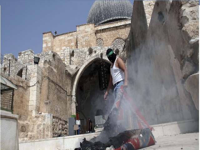الملك يأمر بإصلاح الأضرار في المسجد الأقصى