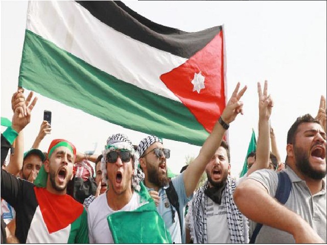 الأردنيون يحتفلون بإنتصار فلسطين