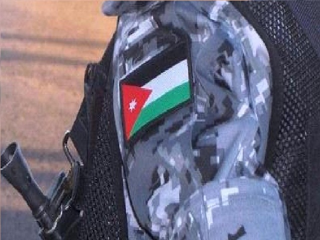 إصابة نقيب بعيار ناري خلال مداهمة في الزرقاء