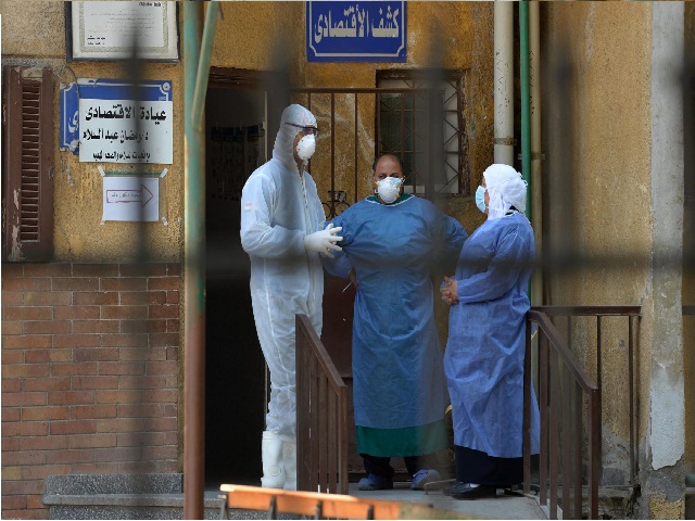 طبيب أردني يطالب الحكومة بتشديد الإجراءات منعا لدخول موجة ثالثة من كورونا