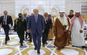أردوغان يصل السعودية في أول زيارة له منذ عام 2018