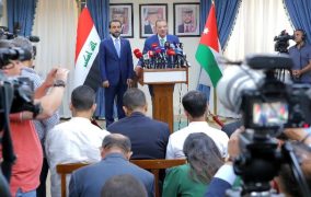 الدغمي يعقد مؤتمراً صحفياً مشترك مع نظيره العراقي