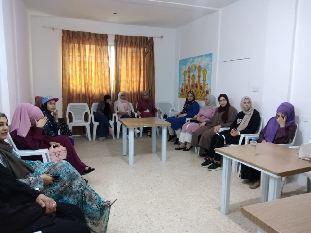 ورشة عمل عن الرعاية الوالدية في شابات الطيبة