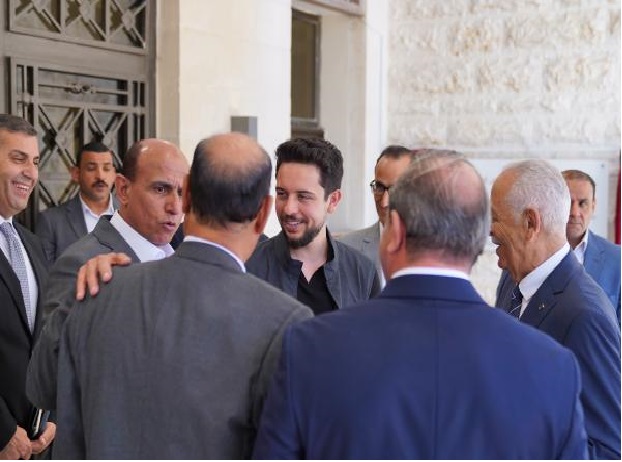 ولي العهد يفتتح نادي المتقاعدين العسكريين في عجلون (صور)