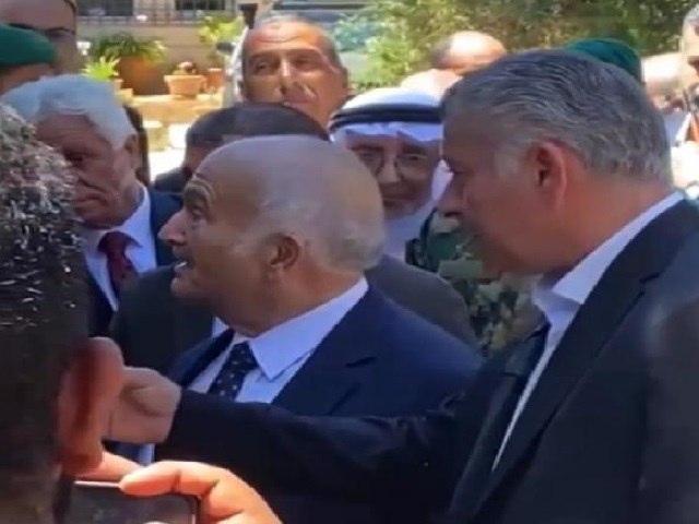 الأمير الحسن يقدم واجب العزاء بوفاة الحمود في السلط