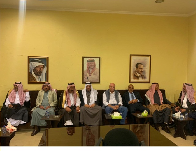 وجهاء قبيلة بني صخر في منزل الفايز
