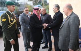 …العيسوي يقدم واجب العزاء لعشيرتي أبو طالب والدباس