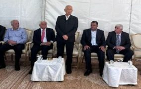 <strong>مندوبا عن الملك وولي العهد..العيسوي يعزي عشيرتي الحوامدة والقيسي</strong>
